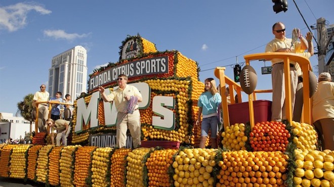 Orlando Citrus Parade makes its way around downtown Orlando