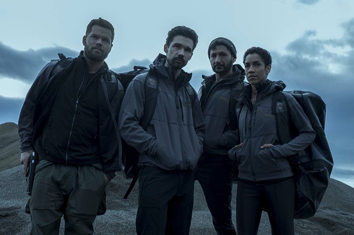 Dominique Tipper, Cas Anvar, Wes Chatham and Steven Strait in The Expanse