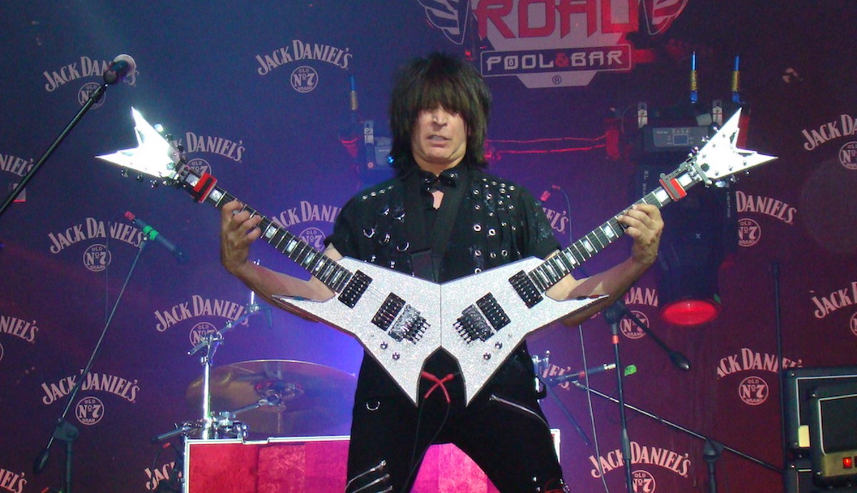 Michael Angelo Batio and his double guitar