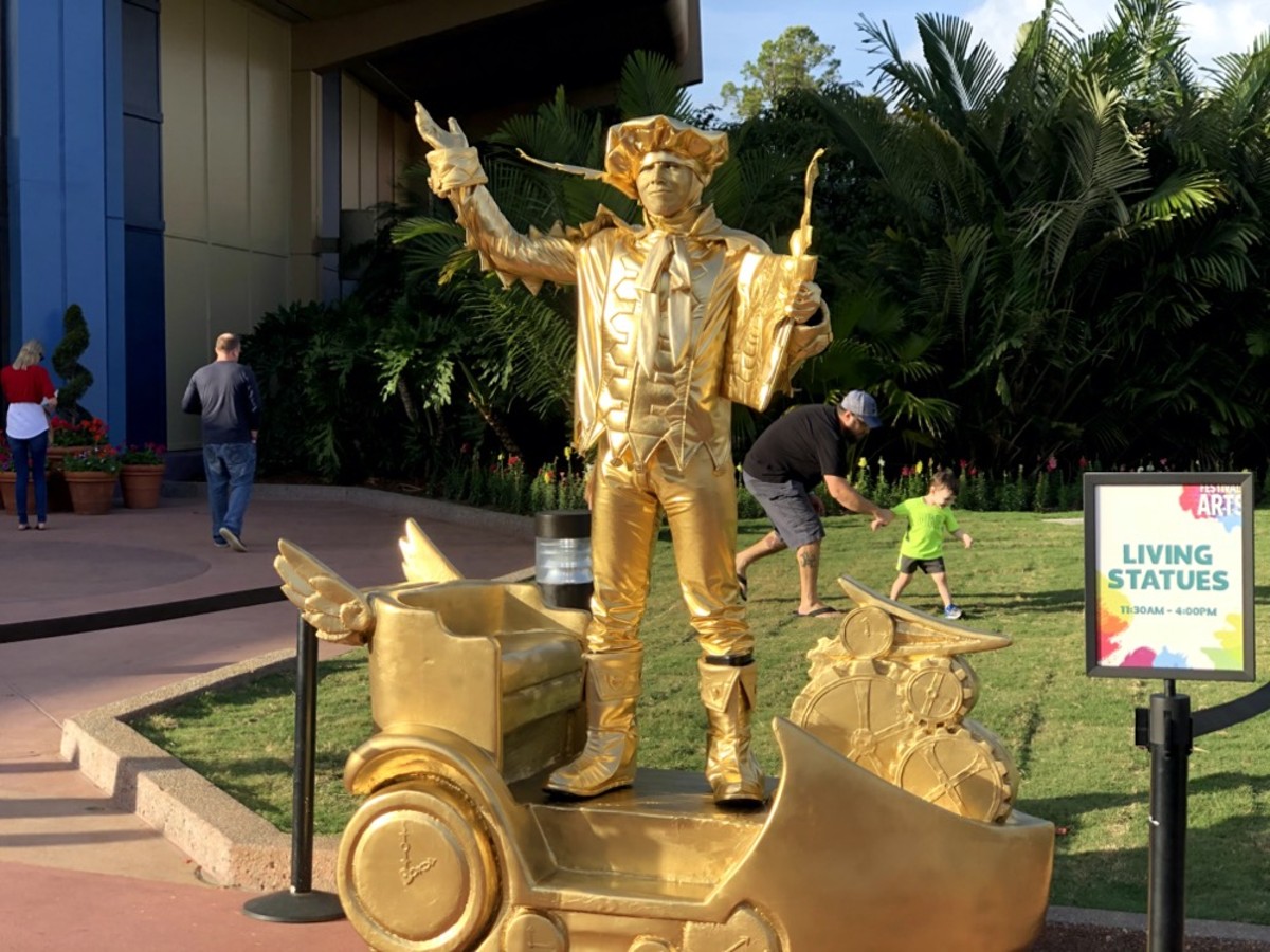 ROCKY STATUE DEFACED BY VIKING FANS