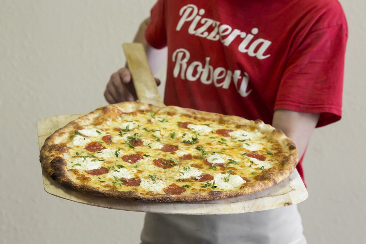 https://media2.orlandoweekly.com/orlando/imager//u/magnum/7401114/food_bartlettimage-pizzeria_roberti-6594.jpg?cb=1643758161