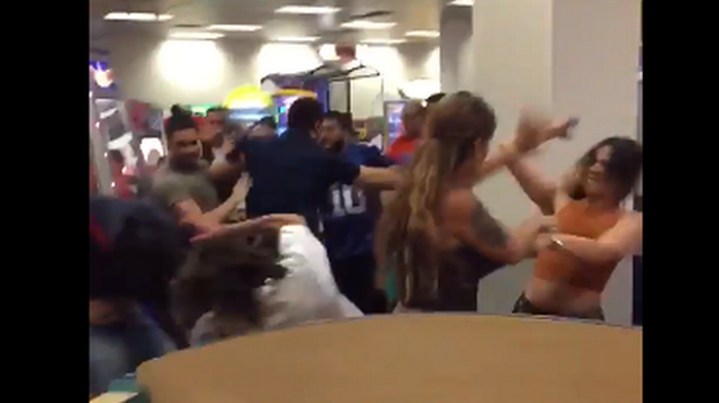 Fight breaks out between multiple parents in Miami Chuck E. Cheese's