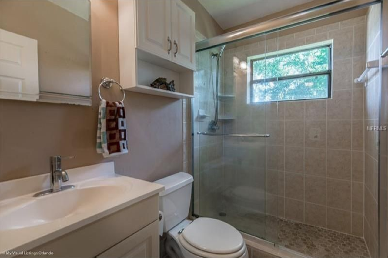 902 Crestwood Lane, Altamonte Springs
$149,800
3 beds, 1 bath, 1,076 sq ft, 8,812 sq ft lot
Check out that shower tiling.