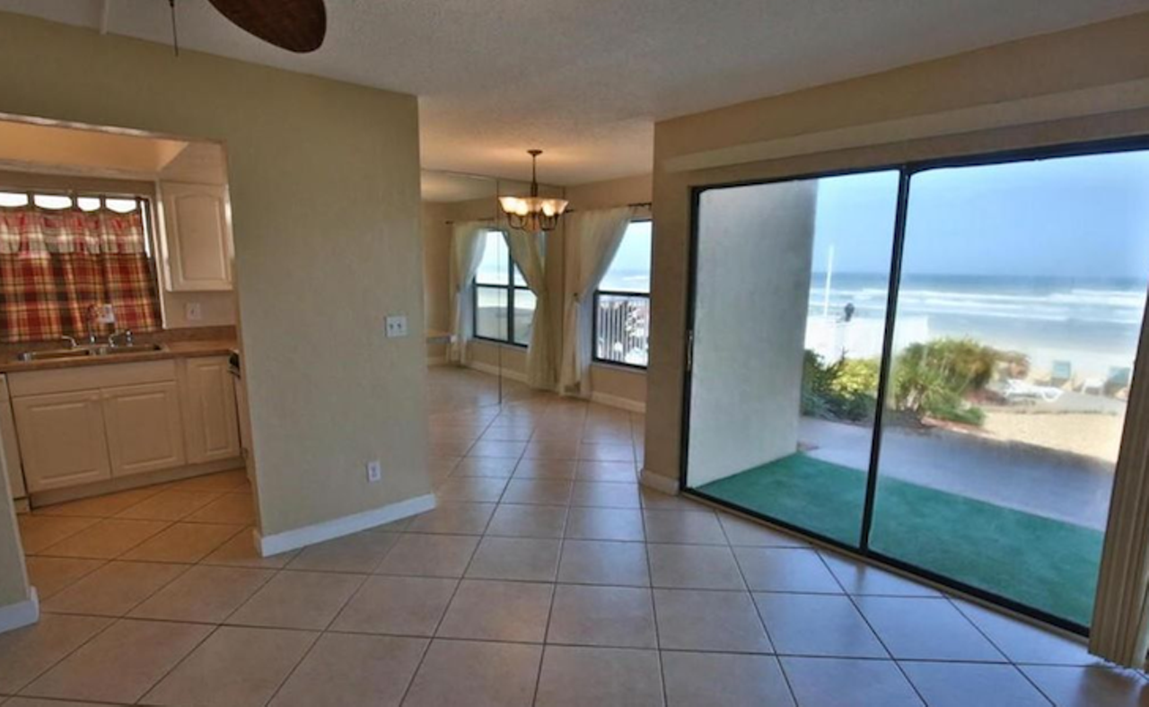 3805 S Atlantic Ave Apt 1, Daytona Beach Shores
$195,000
Estimated mortgage: $1,030 a month
2 beds, 1 full bath, 946 sq ft
That's the dining room area in the front corner.