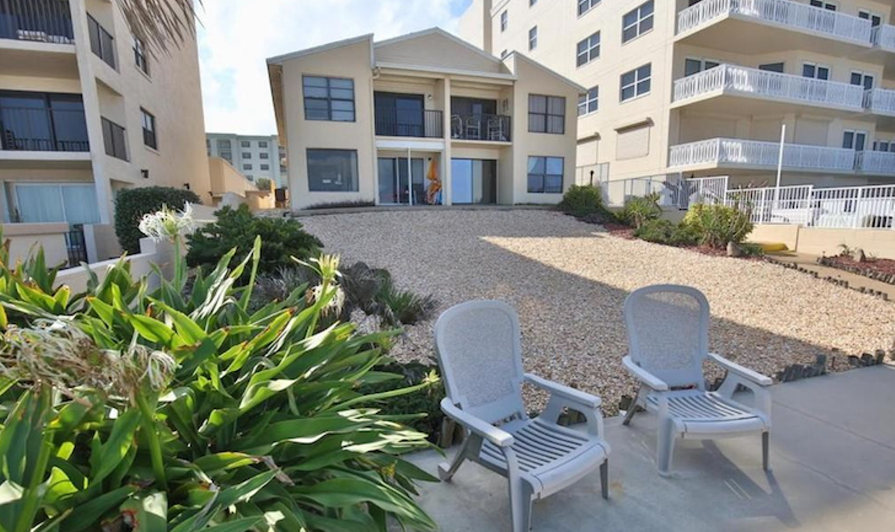 3805 S Atlantic Ave Apt 1, Daytona Beach Shores
$195,000
Estimated mortgage: $1,030 a month
2 beds, 1 full bath, 946 sq ft
Located right next to the Sunglow Pier, this little spot has direct access to the sand on a no-drive beach.
