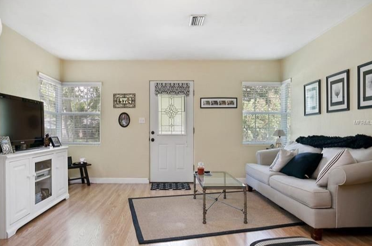 2214 Valencia Rd 
2 beds, 1 full bath, 859 sq ft, 7,825 sq ft lot
$229,000 
Nothing beats a nicely lit living room, especially one with double corner windows.