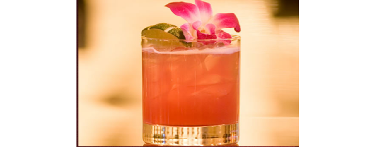 Isn't that one of the prettiest drinks you've ever seen? Find this one and similar at Paxia Alta Cocina Mexicana.
via
