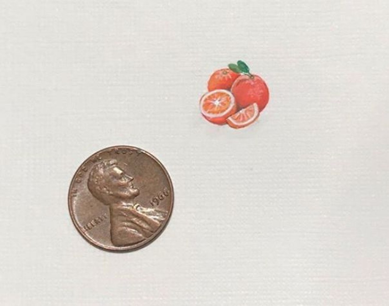 Sierra Renee Miniatures  
Good things come in small packages, and these paintings are all less than an inch big on a 4x4 inch canvas.
Photo via sierrarenee_miniature / Instagram
