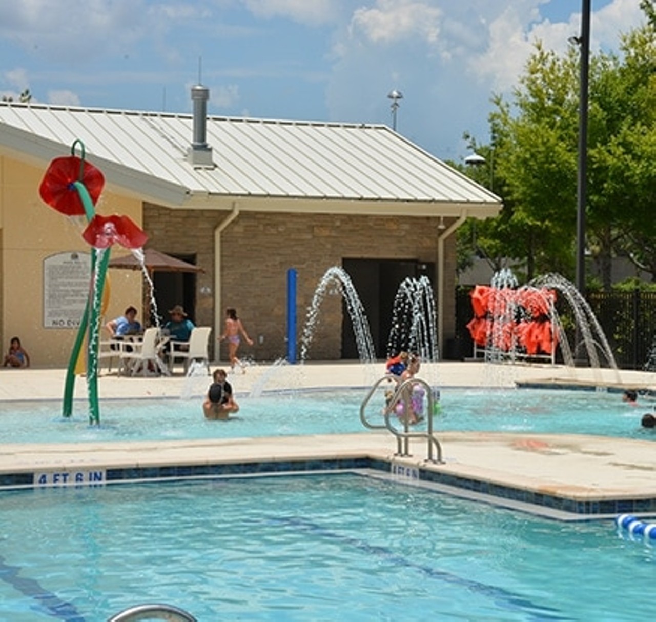 City of Winter Park 
721 W. New England Ave., Winter Park, FL 32789, (407)-643-1650
This community center pool offers public swim Monday-Friday from 12 to 5 p.m., and on Saturday and Sunday 12 to 6 p.m. They also offer lap swimming. The fees are $2 for residents and $5 for non-residents.
Photo via City of Winter Park