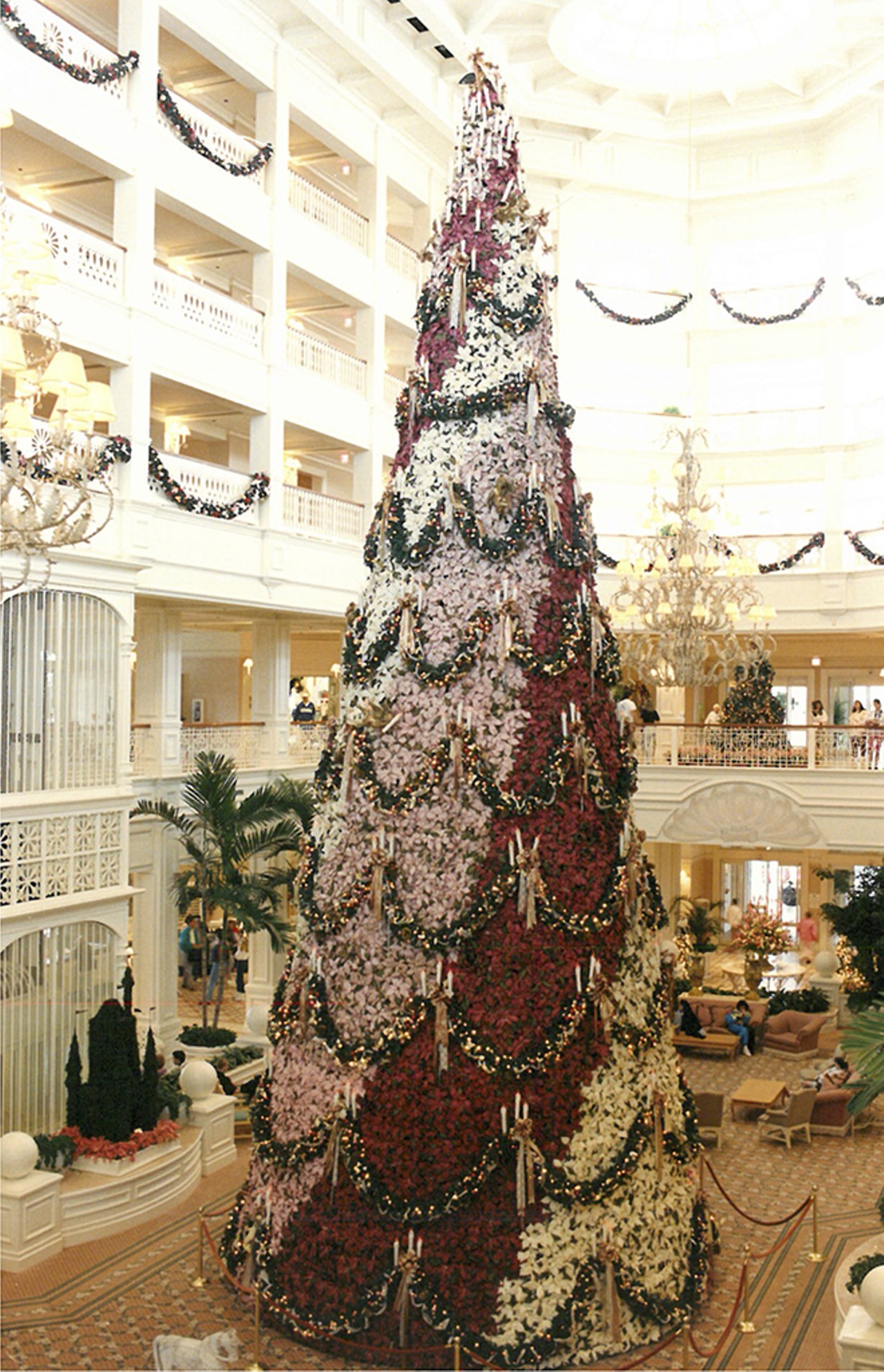 28 photos of Christmas at Disney World in the early '90s