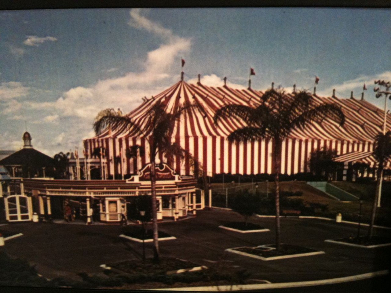 In 1974, a new theme park called Circus World Showcase opened its doors in Haines City, not far down I-4 from Walt Disney World. (photo via mouseplanet.com)