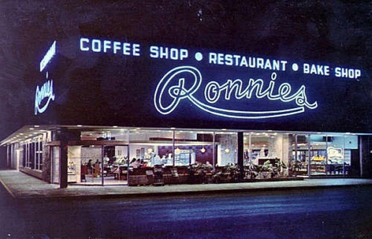 Ronnies Restaurant and Bakery at Colonial Plaza Mall, via Pinterest.com