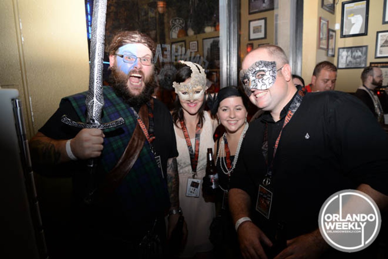 44 photos from the Orlando Halloween Pub Crawl