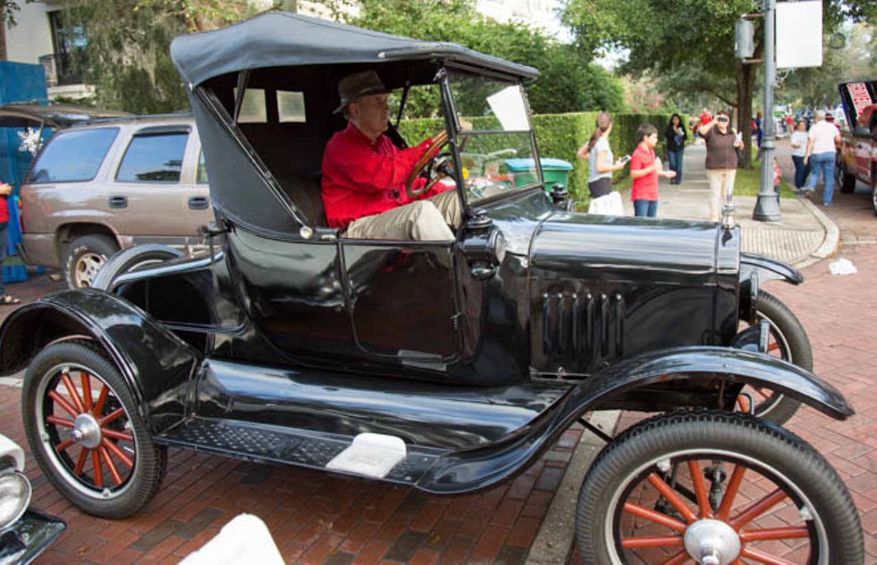 45 jolly photos from the 63rd Annual Winter Park &#147;Ye Olde Hometown&#148; Christmas Parade