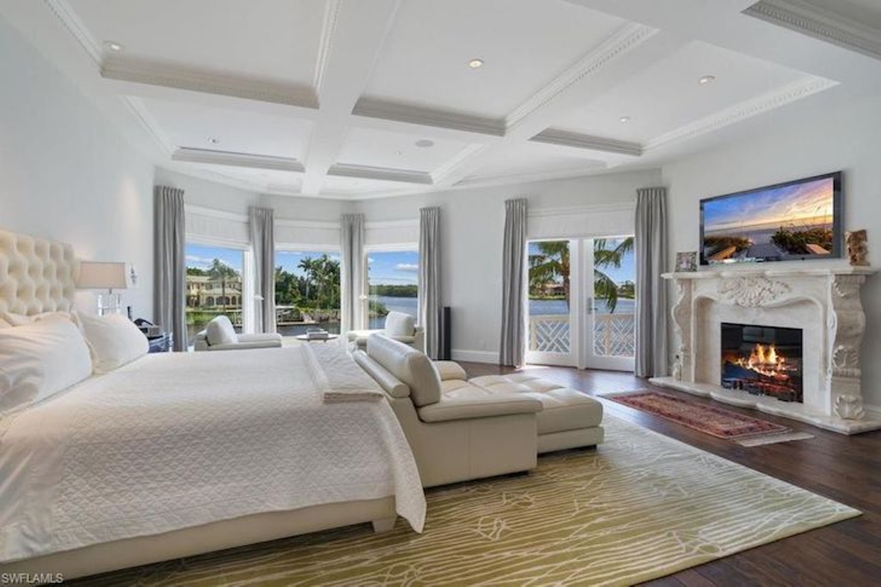 Best-selling author Janet Evanovich is selling her one-of-a-kind Florida home for $17 million