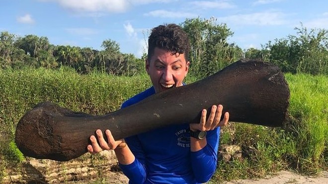 Central Florida divers find mammoth leg bone in Peace River