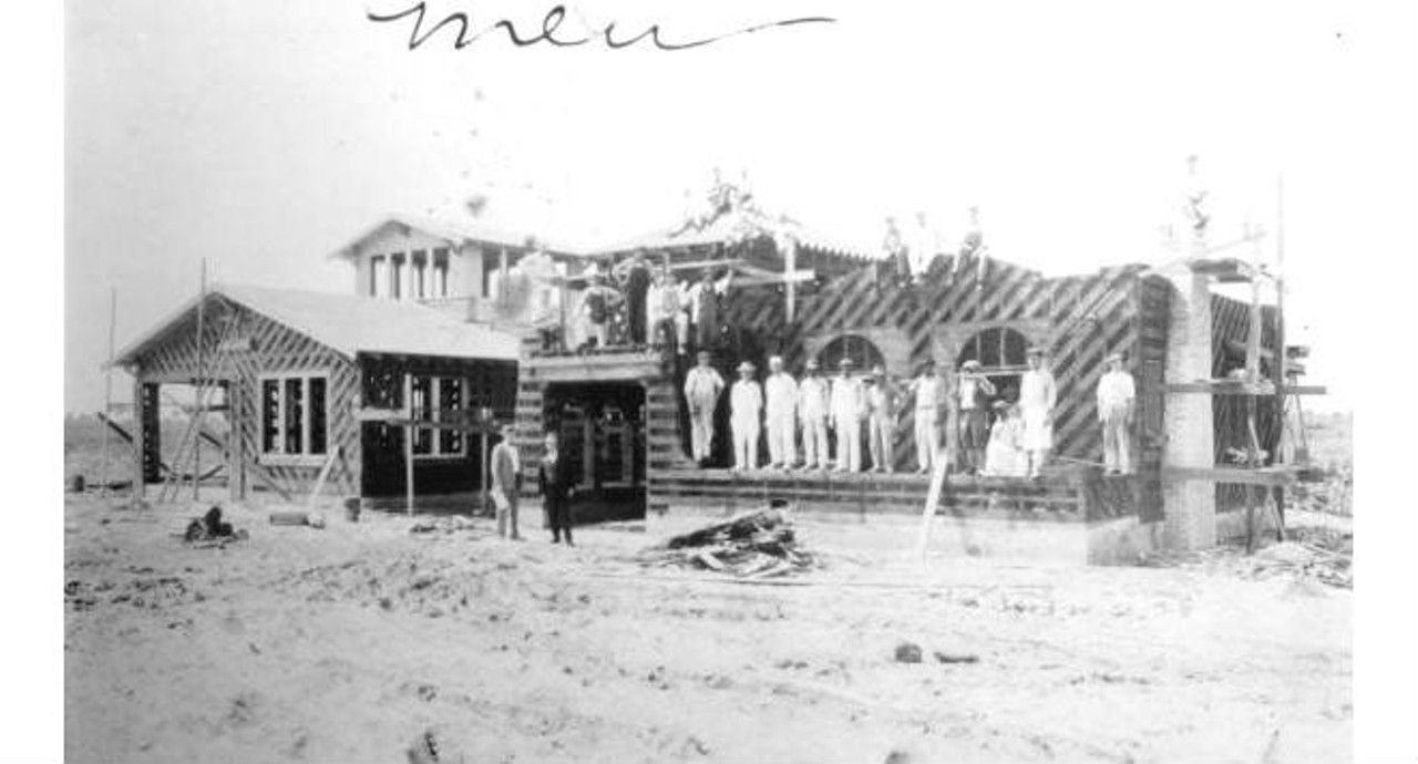 Construction of a Cocoa Beach home, 1920s