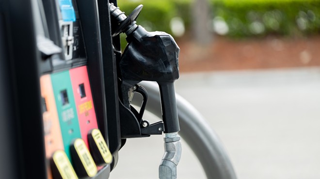 Florida drivers could see gas prices below $3 per gallon during record Thanksgiving holiday travel