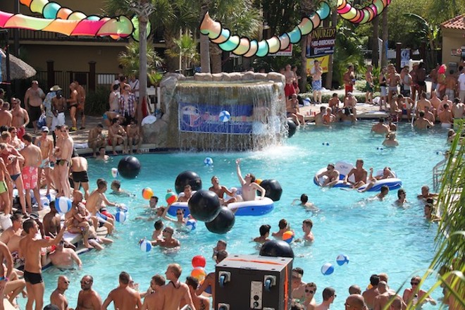 Gay Days Orlando: pool parties, visits to Disney and more!