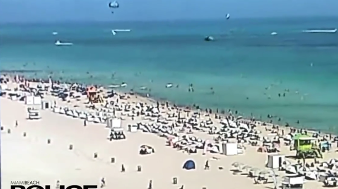 Helicopter crashes into ocean near swimmers at Florida beach [VIDEO]