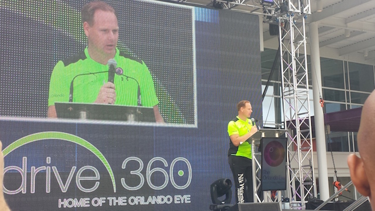 Wallenda chats about his feat(s) at the podium