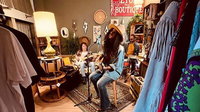 Orlando musician John Lee Wyatt plays live session at Etoile Boutique this week