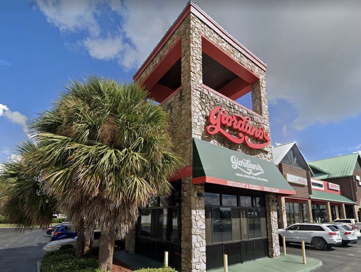 Orlando pizza franchise failed to pay tipped servers overtime and direct cash wages