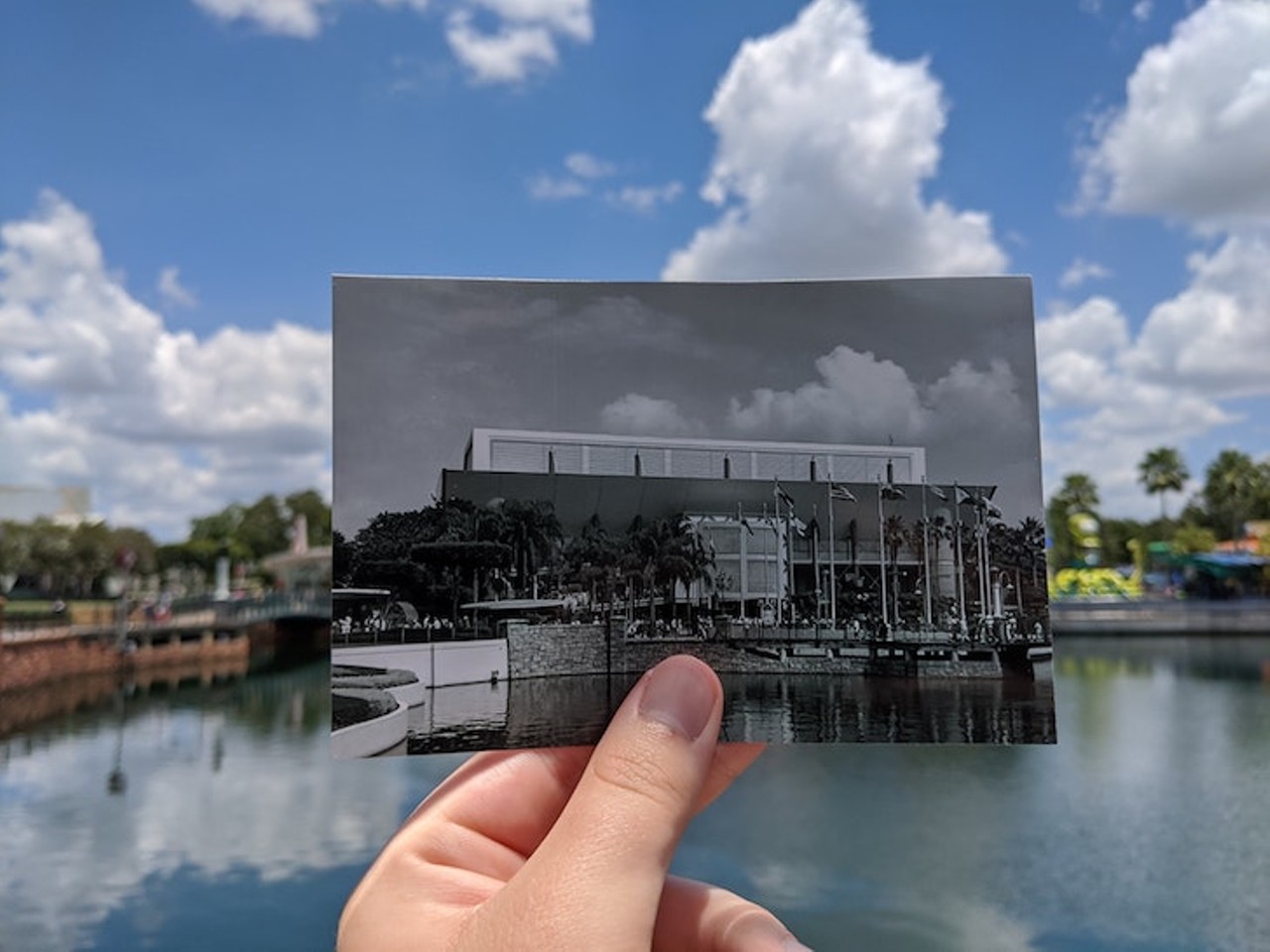 Photos of Universal Orlando thirty years ago, on top on what they look like today