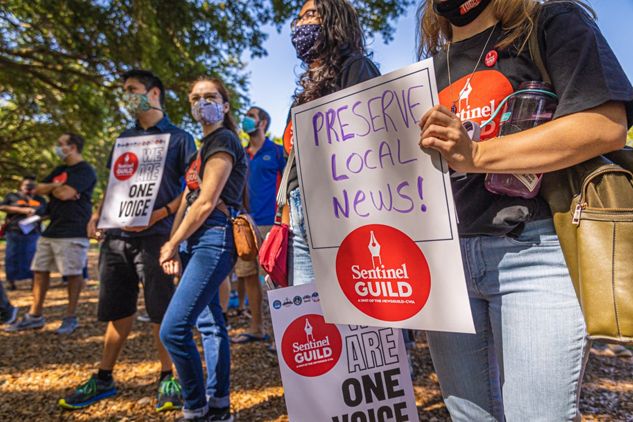 [PHOTOS] 'Orlando Sentinel' staff rally against hedge fund buyout at Lake Eola