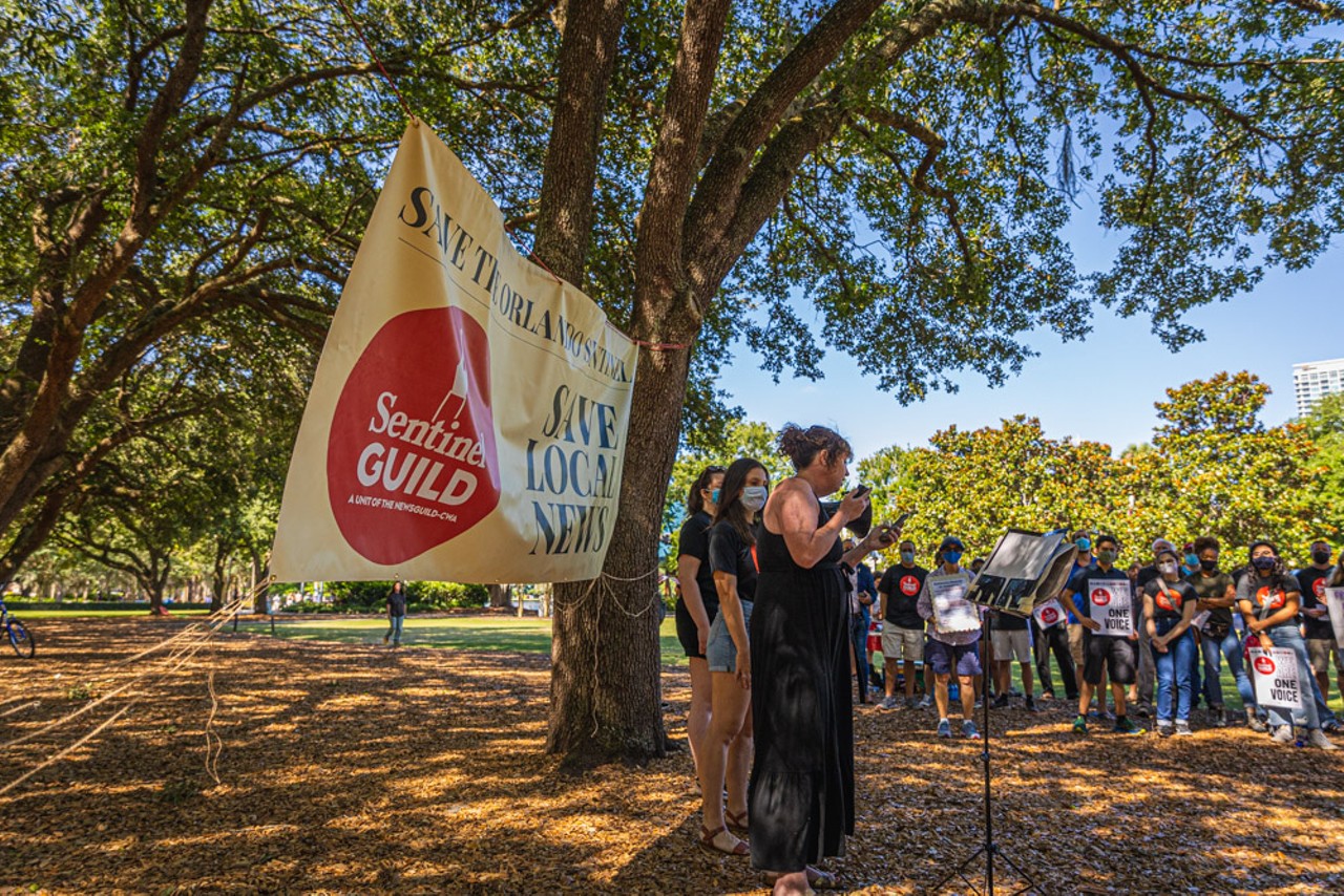 [PHOTOS] 'Orlando Sentinel' staff rally against hedge fund buyout at Lake Eola