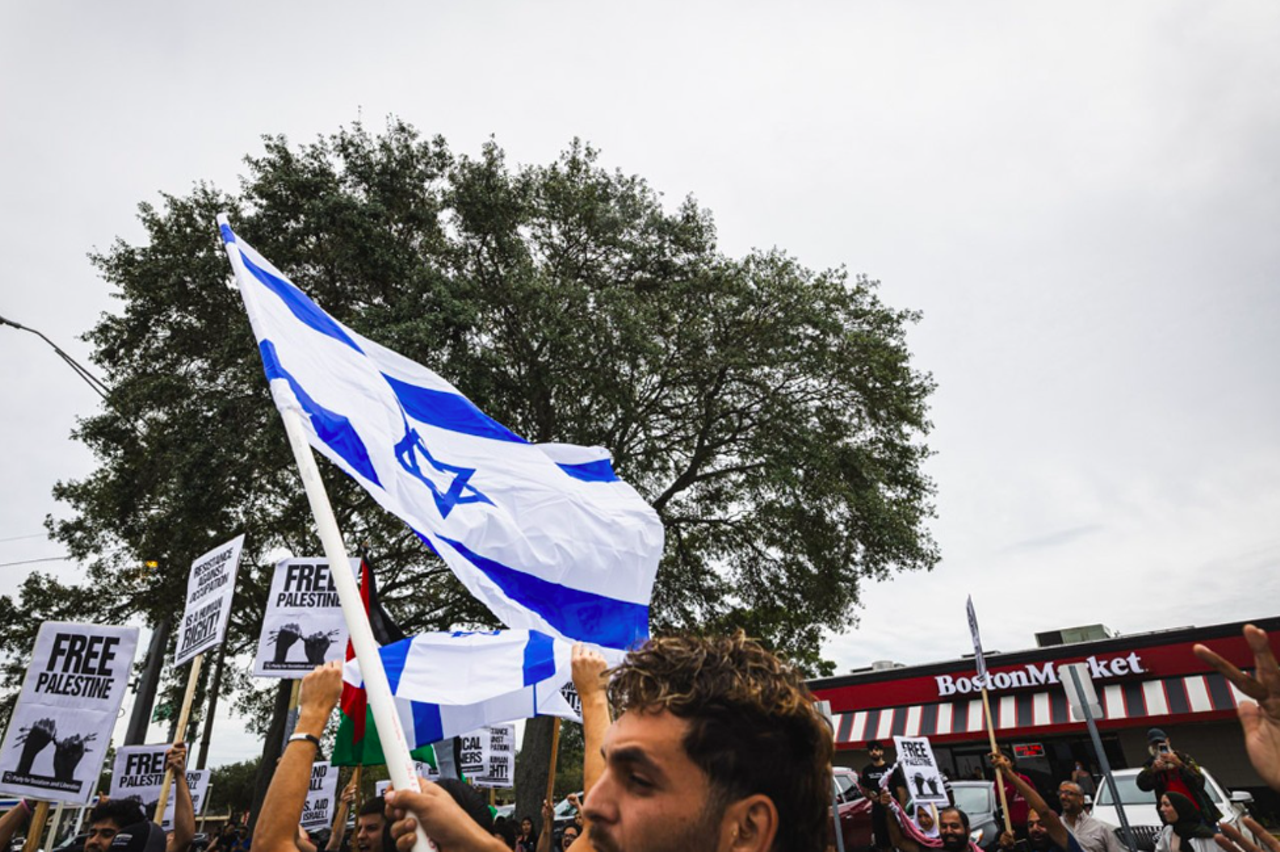 PHOTOS: Palestine and Israel supporters clash in Tampa over the weekend