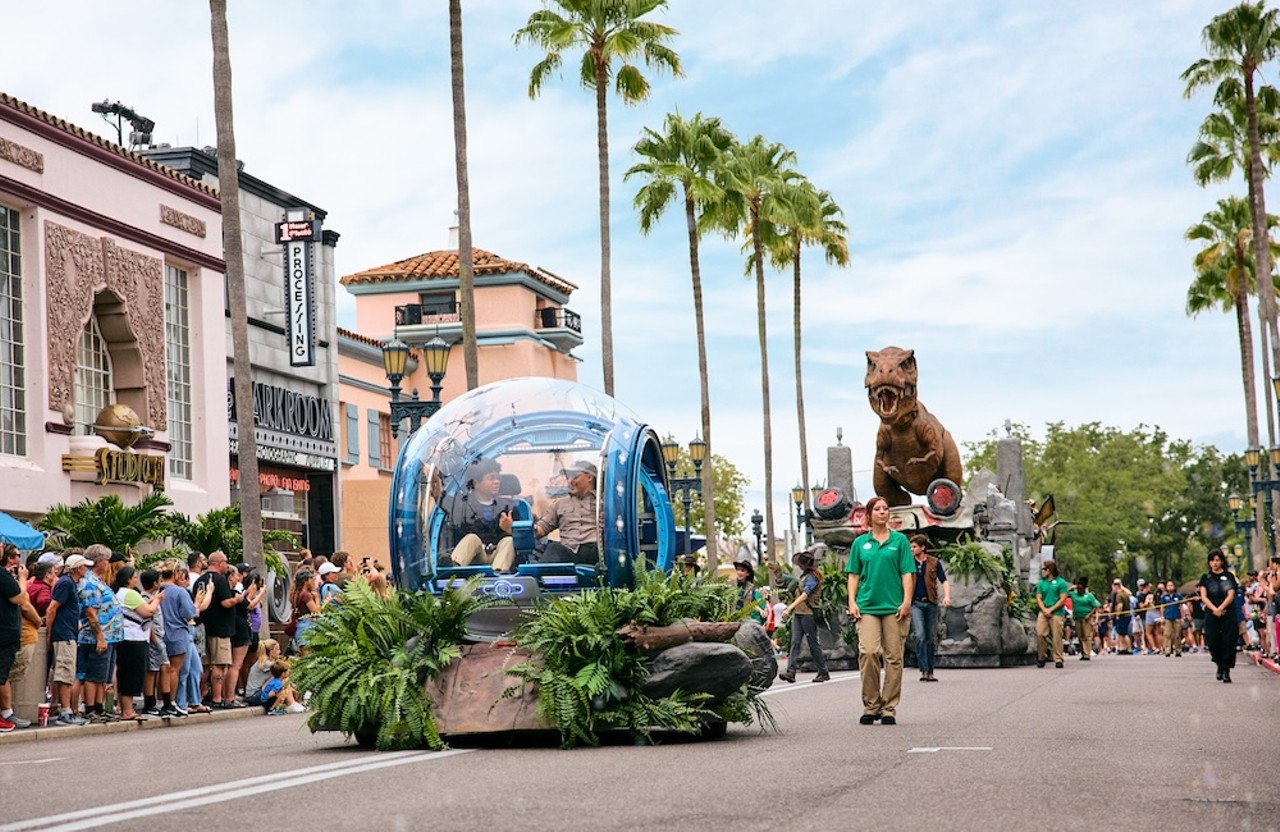 Photos: Universal Orlando’s largest daytime parade Mega Movie Parade is now open