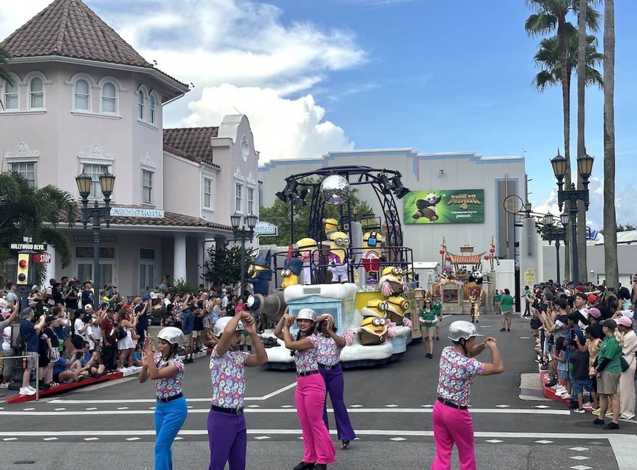 Photos: Universal Orlando’s largest daytime parade Mega Movie Parade is now open