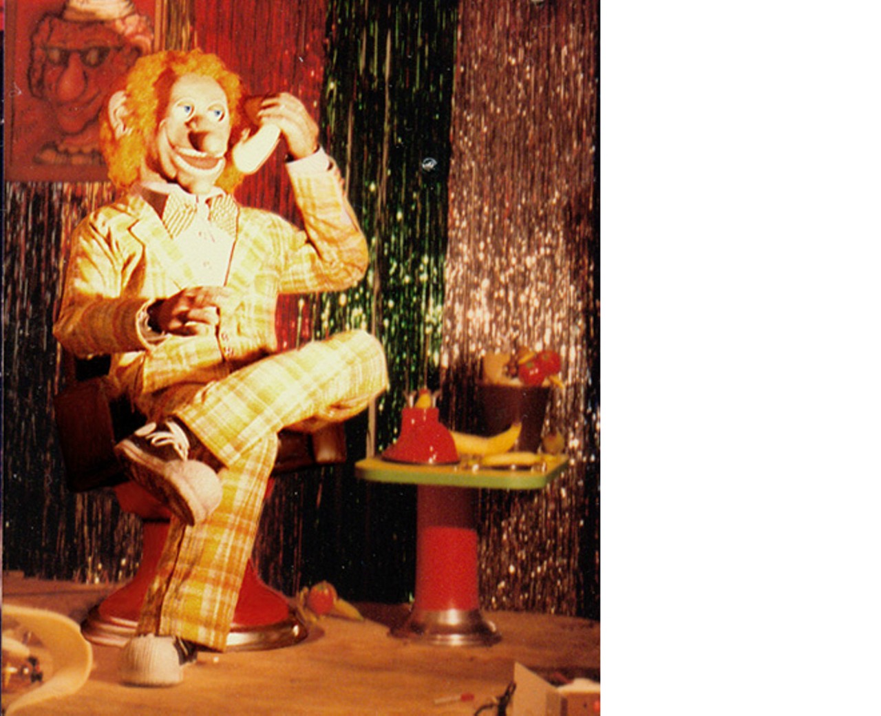 Uncle Klunk was a human character introduced in later years of ShowBiz Pizza. He did a segment called "Dear Uncle Klunk," and he commented on news and culture. Photo via Showbizpizza.com