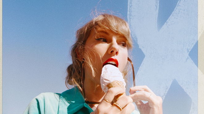 Shake it off at the Taylor Swift '1989' album release party at Conduit