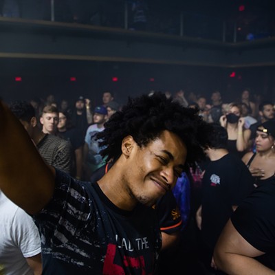 Shaq dunks on a rabid Orlando crowd at Vanguard as DJ Diesel