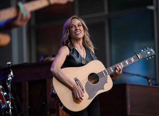 Sheryl Crow comes to 'have some fun' at Orlando's Frontyard Festival