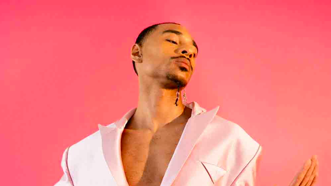 Durand Bernarr plays a sold-out show at the Abbey Wednesday.