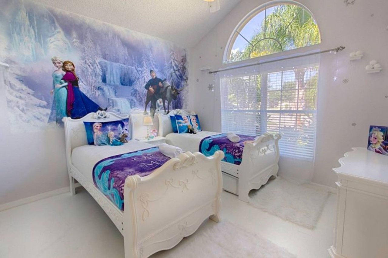 Themed villa only 4 miles to Disney
15 guests, 7 bedrooms, 10 beds, 4.5 baths
$295 per night
Sleeping up to 15 people, many of the room are all designed for a special little princess or superhero in mind. From "Frozen..."
