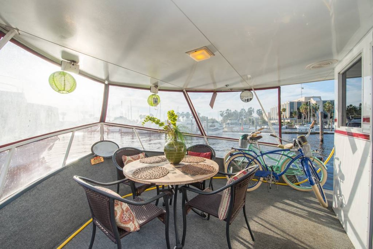 Houseboat - 60 feet of luxury
4 guests, 2 bedrooms, 3 beds, 2.5 baths
$175 per night
At the nose of the boat hides a little outdoor nook, where you can enjoy a meal. Feeling a bit active and adventurous? Take the beach cruisers out and explore the Historic Sanford.