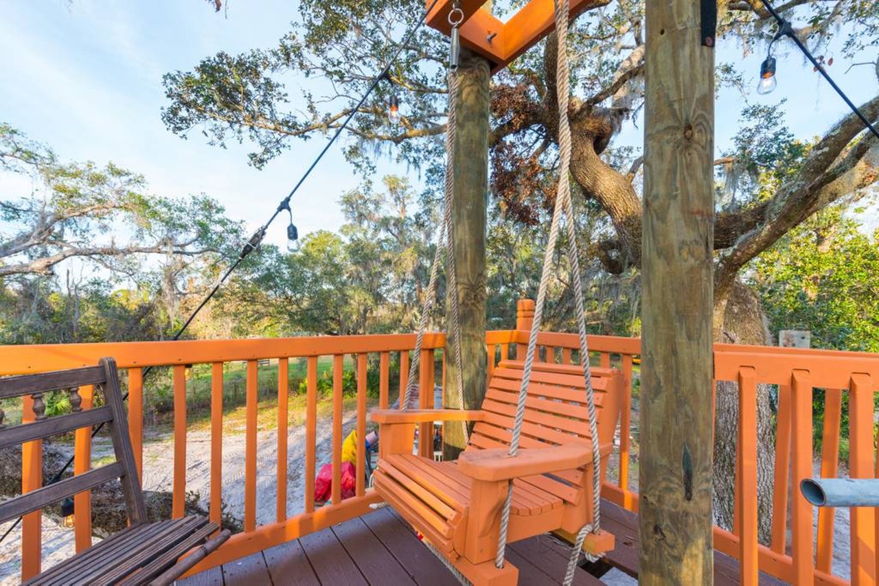 Treehouse at Danville
2 guests, Studio, 1 bed, 1 bath
$150 per night
Located on the upper deck is a nice little spot to unwind and observe the wildlife surrounding you. Be careful though, the stairs going up are pretty steep.
