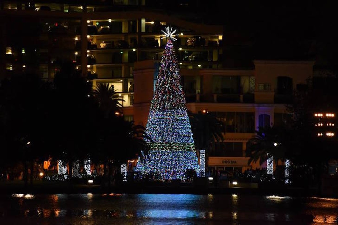 Deck the Downtown
Downtown Orlando 
December 1 - December 31, 2017
Downtown Orlando districts are teaming up to deck-out shops and businesses in festive lights. Don&#146;t worry if Downtown isn&#146;t your scene; maps featuring participating businesses are available at the Downtown Information Center
Photo via Downtown Orlando/Facebook