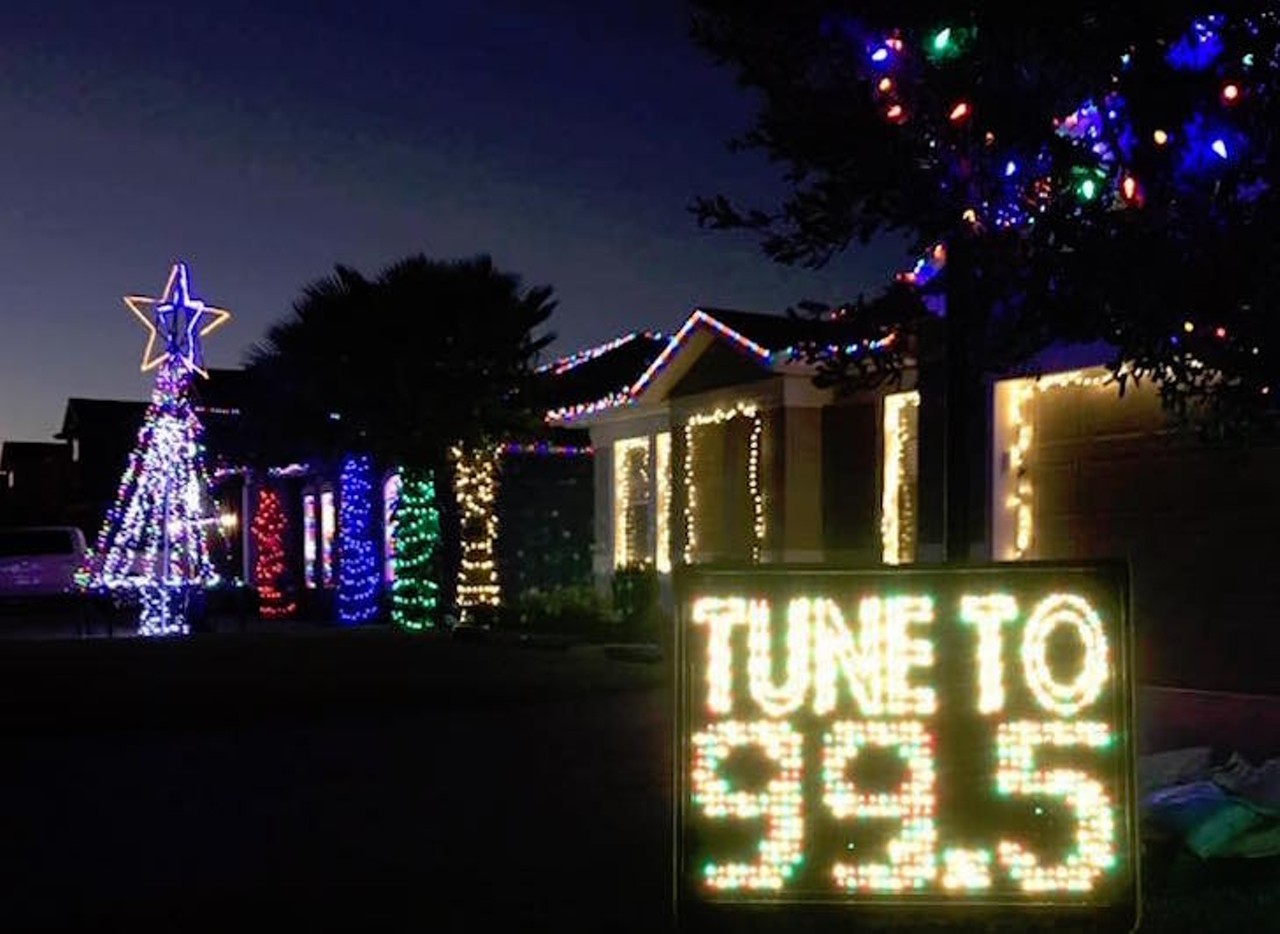 River Grass Lights
River Grass Lane, Winter Garden 
Starting on November 23, 2017; looping nightly from 5:40 p.m. to 10:00 p.m.
This year, ten houses are banding together to bring you one of Orlando&#146;s most elaborate Christmas lights and music displays. Turn the radio to 99.5 FM when you get there and let the show begin.
Photo via River Grass Lights/Facebook
