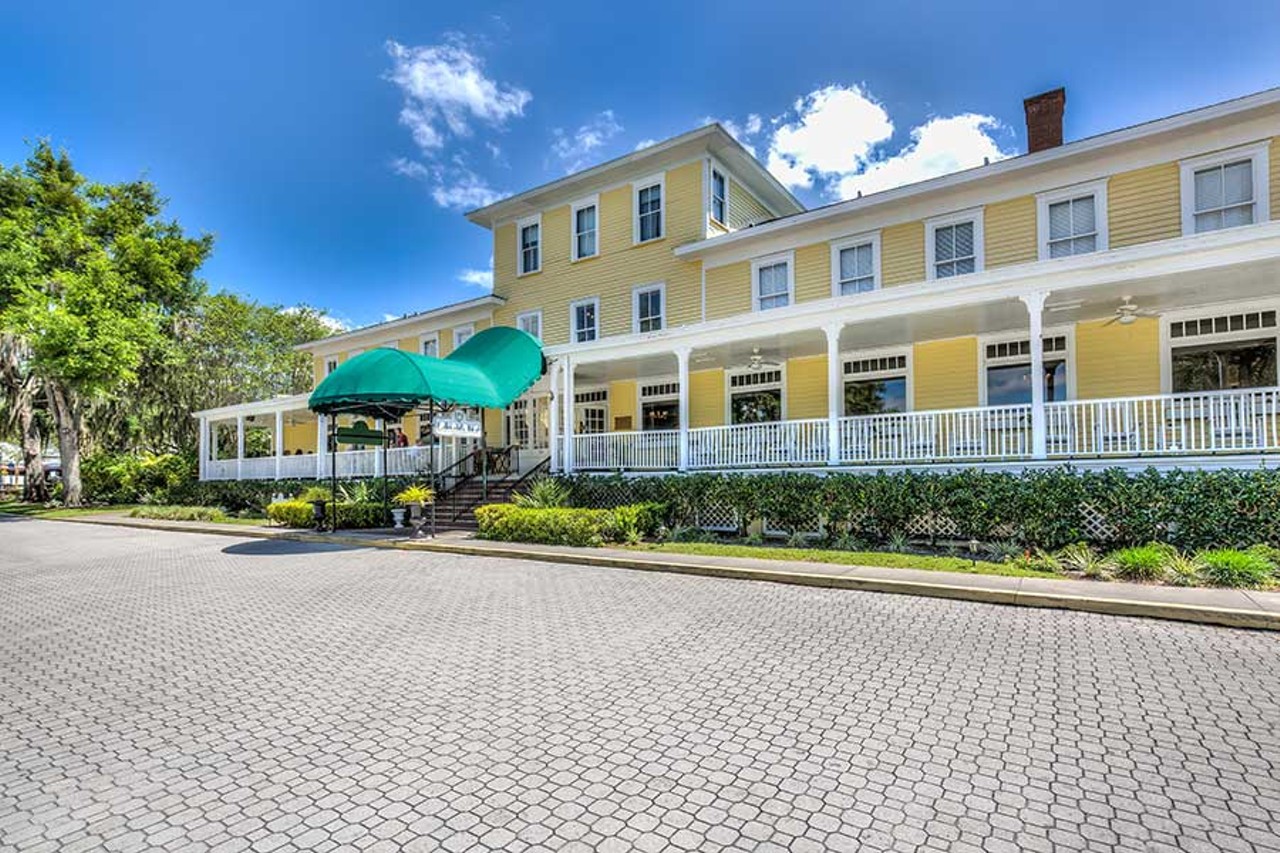 Lakeside Inn
100 Alexander St., Mount Dora
This ancient bed and breakfast in Mount Dora reportedly houses a total of four harmless ghosts: two small girls who roam the Inn looking for some fun, a small top-hat-wearing man and the specter of a gangster wearing a suit and fedora.