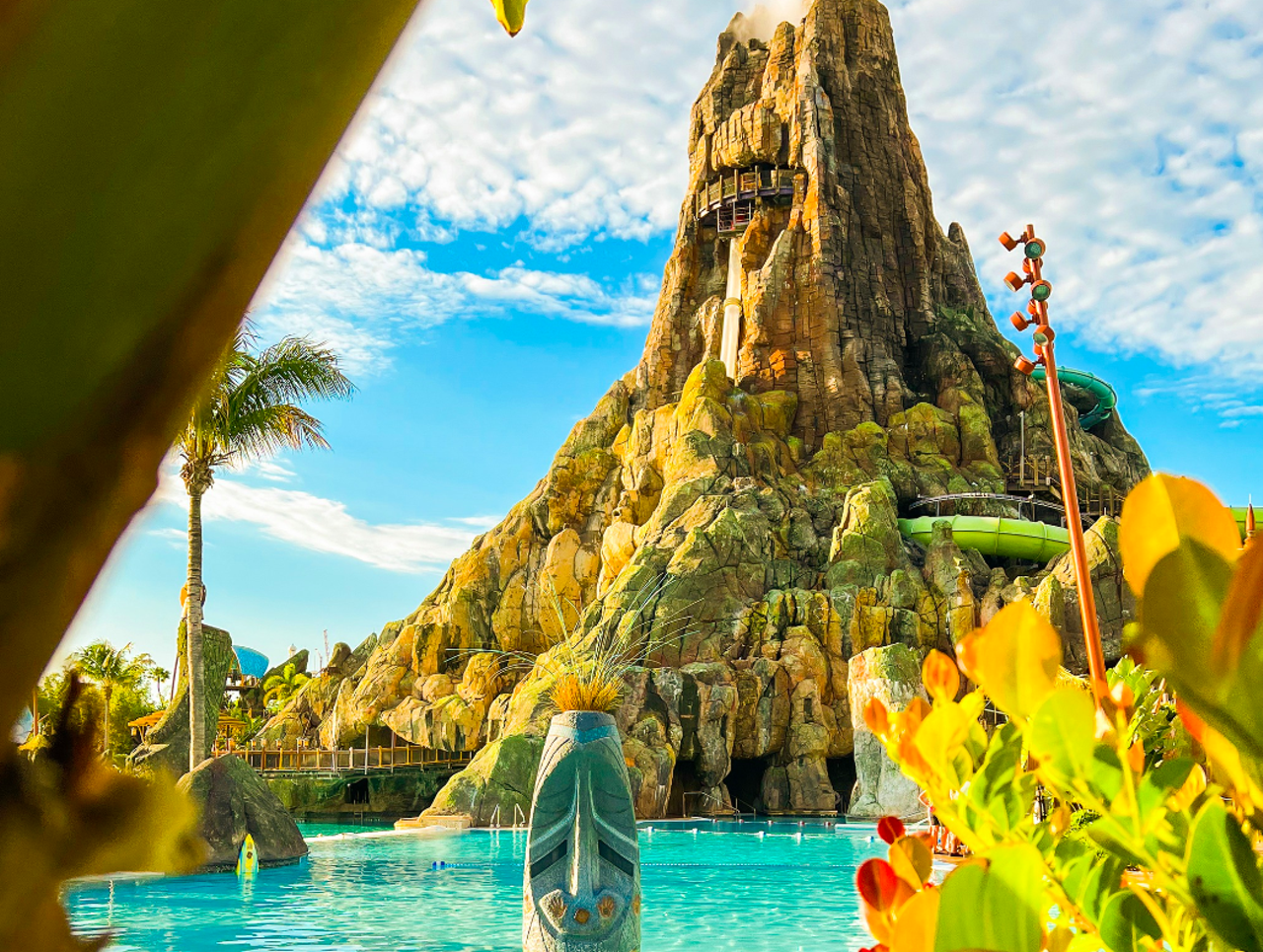 Dropping a check on a private cabana at Volcano Bay
Prices vary, but we're sure they're always high and rarely worth it. Opt for a regularly reserved cabana instead.