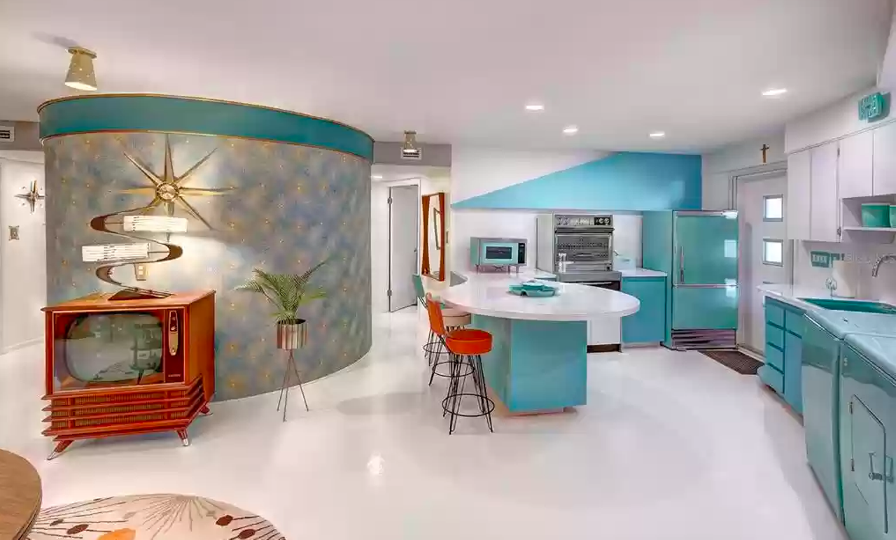 Sarasota's Atomic Age round house is once again for sale