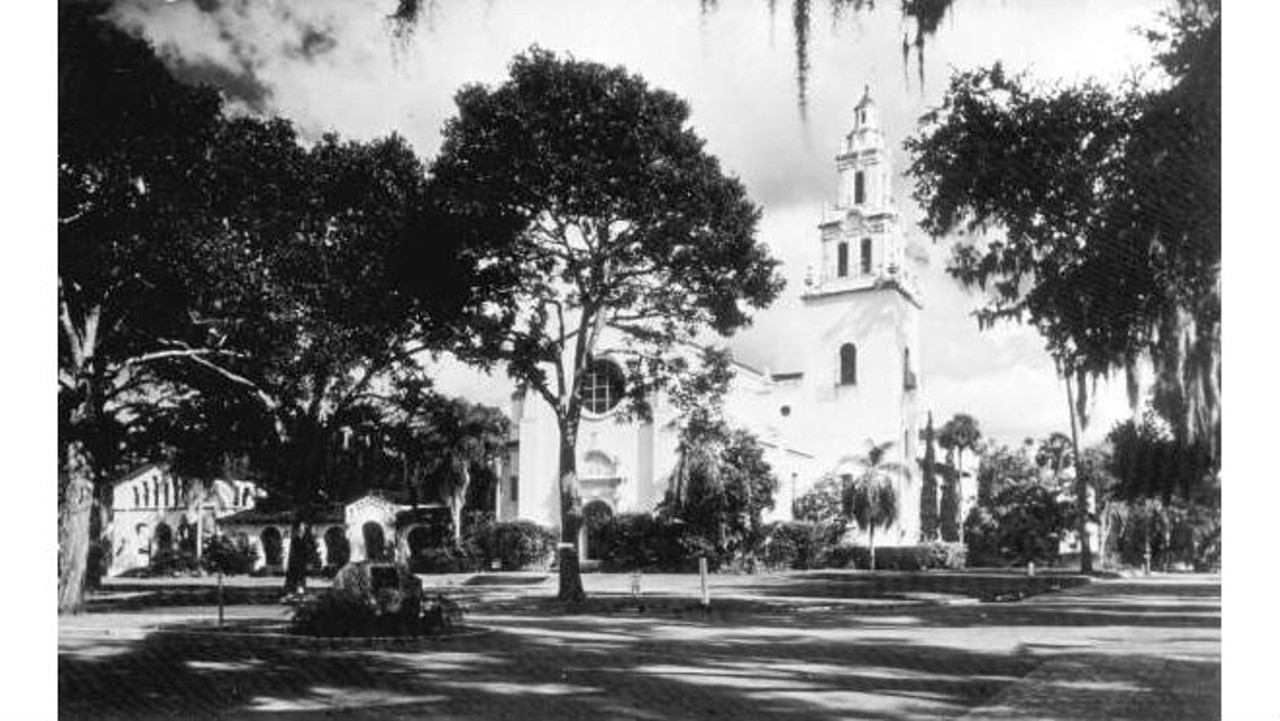 Knowles Chapel on the campus of Rollins College, 1948