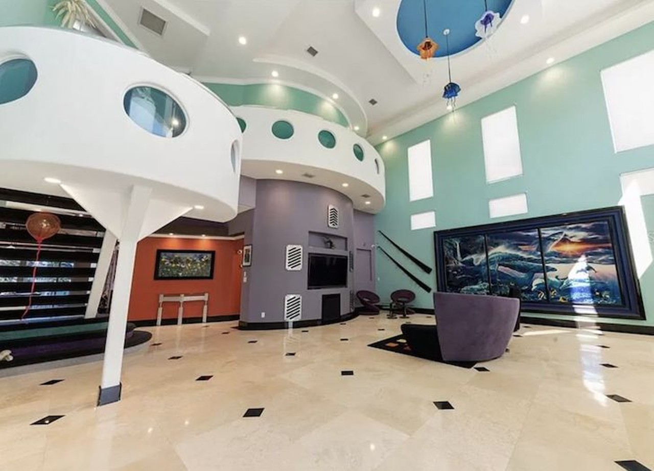 This incredibly &#146;90s waterfront Florida mansion is now on the market