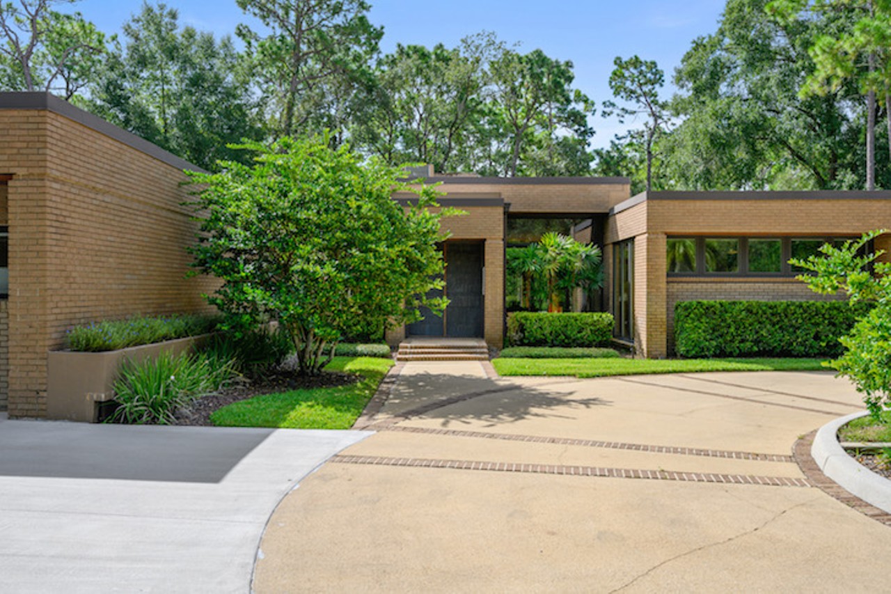 This midcentury modern masterpiece in Longwood's the Springs community just hit the market
