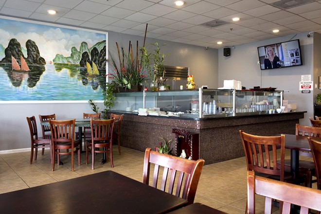 Orlando Vietnamese snail restaurant Mama Lau Va Oc will force you to slow down and savor